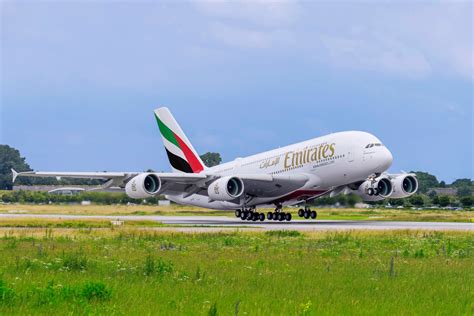 Emirates ลดเครื่องบินลงเหลือแค่ 2 รุ่นคือ Airbus A380 และ Boeing 777 – 2Baht Travel