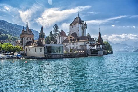 Discover Lake Thun Switzerland: The Perfect Trip from Interlaken