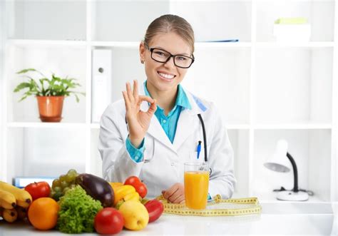 How to Become a Nutritionist in New Jersey | Livestrong.com