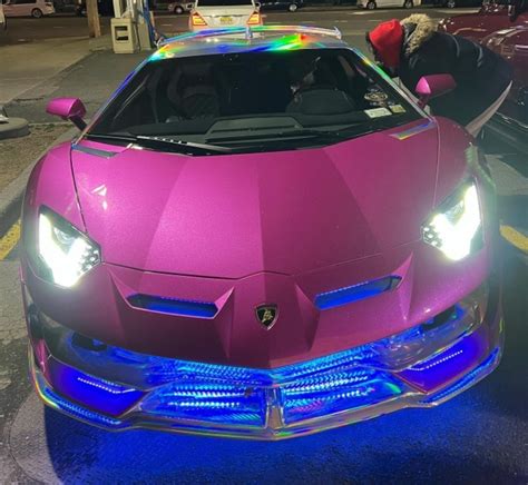 Descubrir 56+ imagen nicki minaj lamborghini - Abzlocal.mx