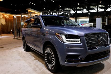 The Lincoln Navigator Is the Best Luxury Three-Row SUV According to U.S ...