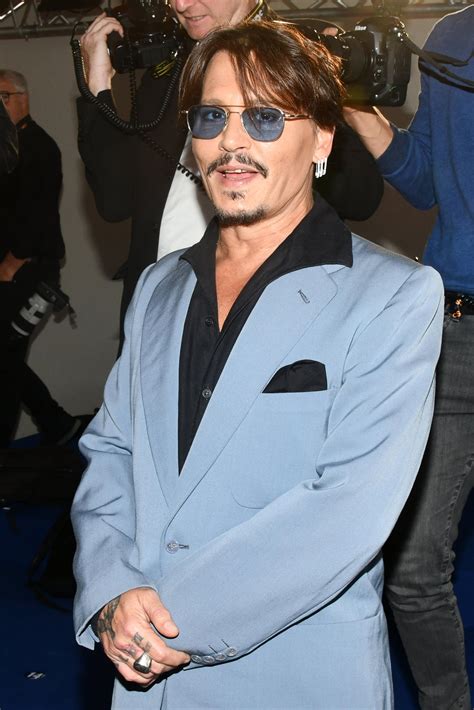 Johnny Depp Greets Fans in France for New Movie During Amber Heard ...