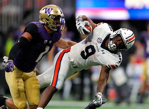 Washington Football: Three Huskies Named To Midseason All America Teams