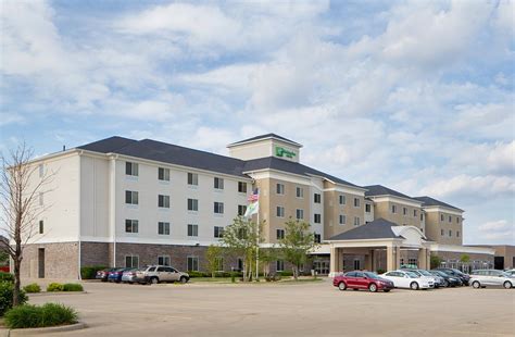 HOLIDAY INN & SUITES BLOOMINGTON-AIRPORT, AN IHG HOTEL $116 ($̶1̶7̶0̶ ...