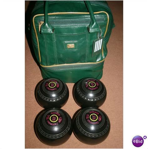 SET OF FOUR 4 ALMARK CRUSADER II LAWN BOWLS SIZE 6 H WITH JAGUAR BAG on eBid United Kingdom ...