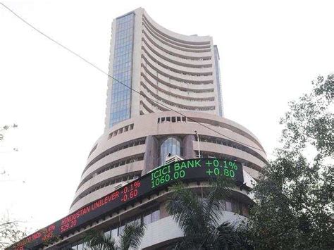 Sensex Today | Live Updates on The Economic Times: Sensex gains over 50 pts, Nifty above 10,450 ...