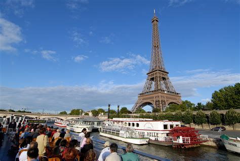 Bateaux-Mouches | Attractions in 8e arrondissement, Paris