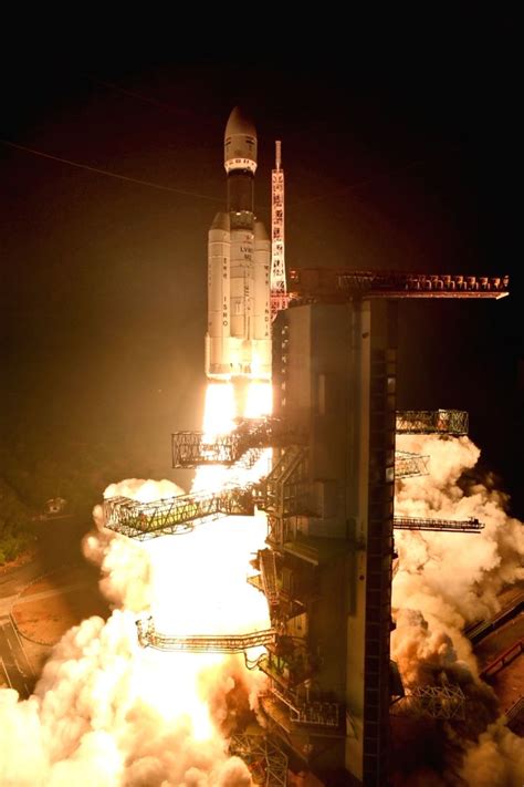 Sriharikota : ISRO launched 36 broadband communication satellites of OneWeb