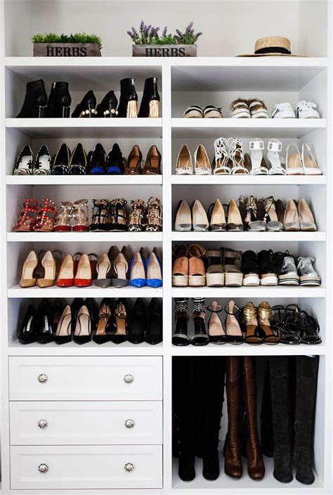 armario con zapatos ordenados_Pinterest Walk In Robe, Walk In Wardrobe, Walk In Closet, Closet ...