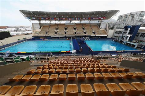 The Olympic diving pool turned a gross shade of green, but nobody knows ...