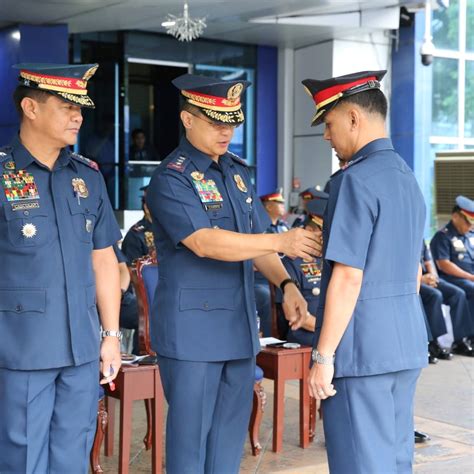 PNP awards Bacolod City police officers - Watchmen Daily Journal