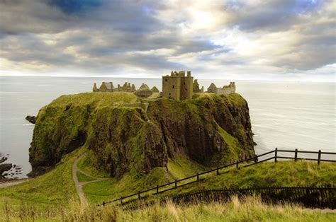 Die wildromantische Burgruine Dunnottar Castle in Schottland