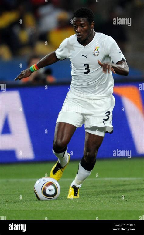 Asamoah gyan 2010 ghana hi-res stock photography and images - Alamy