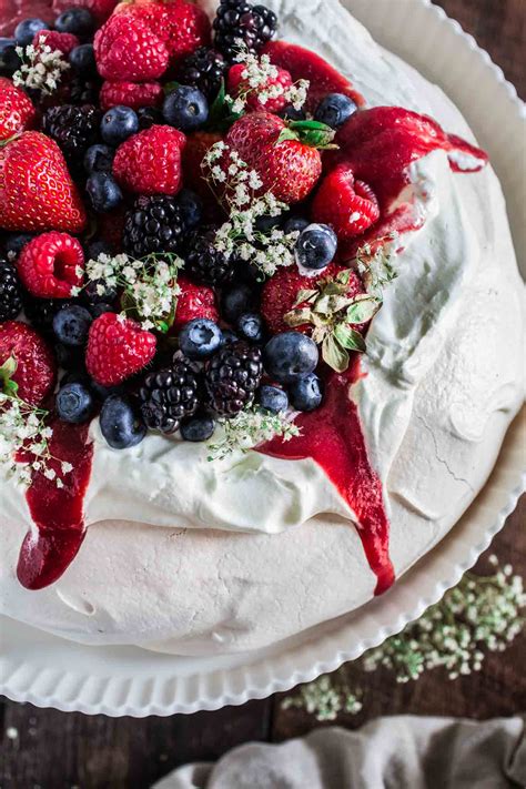 meringue desserts pavlova