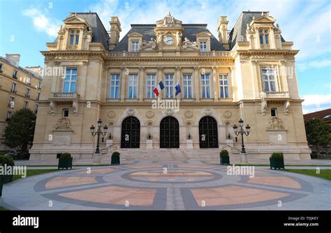 Neuilly sur seine hi-res stock photography and images - Alamy