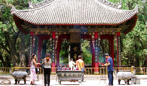 Mausoleum of the Yellow Emperor - Youlin Magazine