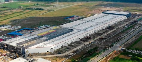 Tesla releases picture of Gigafactory Shanghai, latest drone video shows new structures ...