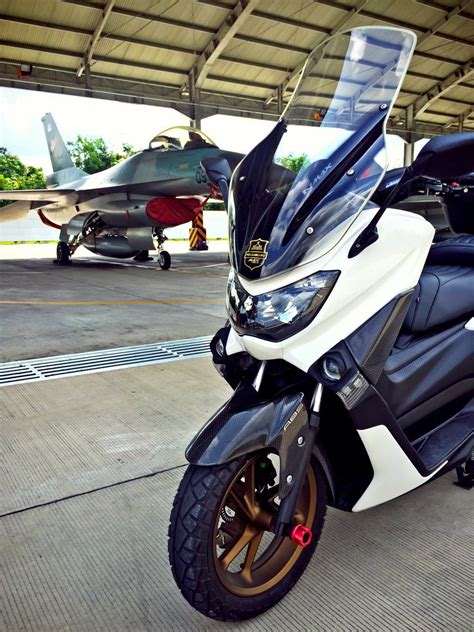 AUTOBLOG-11: Yamaha Nmax Touring yang stylish