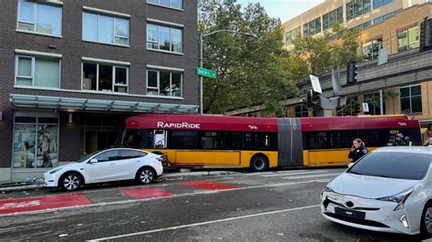 Woman dead, man in critical condition after Metro bus crashes into building in Seattle | WLUK