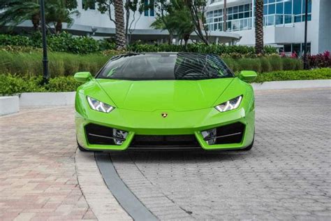 Rent Lamborghini Huracan Spyder 2018 green - Pugachev Luxury Car Rental