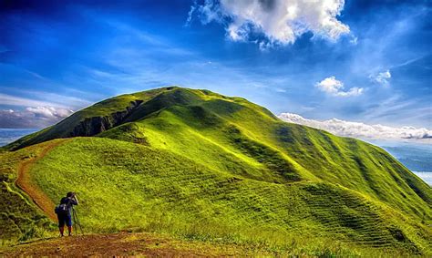 Bukit Holbung: Objek Wisata Alam Menawan di Samosir