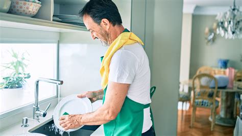 5 Simple Ways To Make Washing Your Dishes Easier