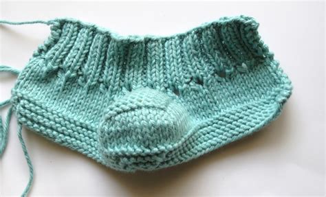 NEW 633 EASY BABY BOOTIES KNITTING PATTERN FOR BEGINNERS | baby booties pattern