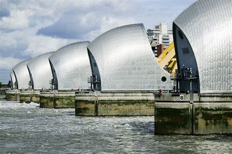 Thames flood barrier with gates closed - Stock Image - E160/0225 - Science Photo Library