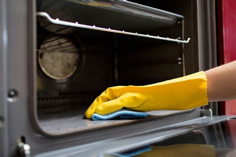 How to Steam Clean Your Oven (A Step-by-Step Approach)