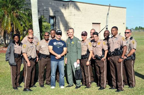 Police sergeant receives "ride of his life" > Homestead Air Reserve Base > Article Display