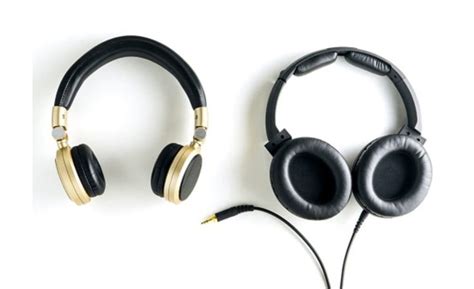 Wireless Headphones or Wired Headphones: Which is Better? - KJC eSports