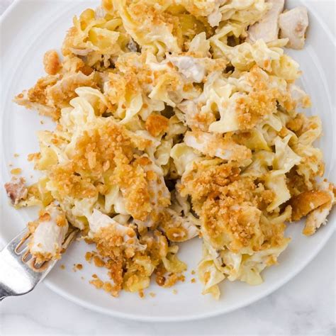 YUMMY!!! Easy Chicken Noodle Casserole with Ritz Cracker Topping Recipe ...