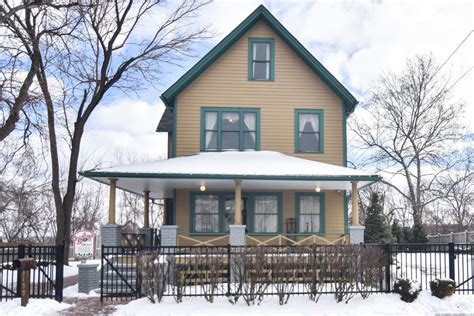 Visiting A Christmas Story House in Cleveland, Ohio