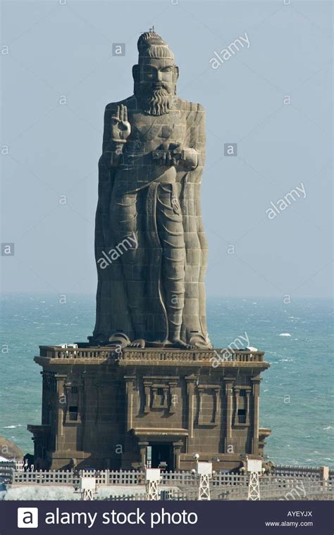 Download this stock image: Thiruvalluvar Statue in Kanyakumari South India - AYEYJX from Alamy's ...