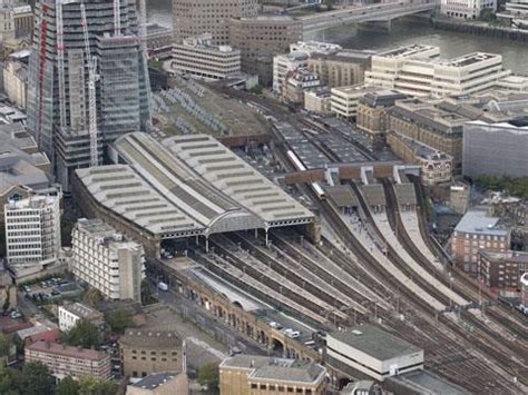 London Bridge rebuild contracts awarded | News | Railway Gazette International