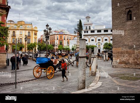 Old town quarter seville hi-res stock photography and images - Alamy