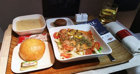 Delta first class meals experience and inflight review