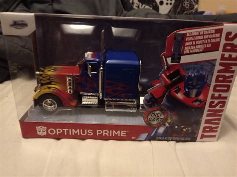 Optimus prime truck by lockout572 on DeviantArt