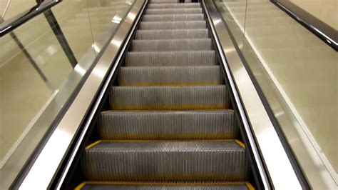 LT Elevators Mall Escalator, Metro Stations, Airports, Shopping Malls, | ID: 12839468212