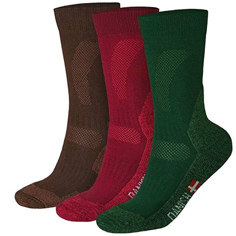 7 Best & Warmest Winter Socks for Men, Women, and Kids to Wear All Day