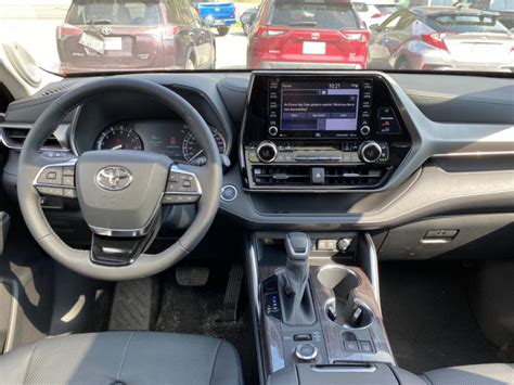 Laking Toyota | 2020 Toyota Highlander Limited - Leather Seats | #26769