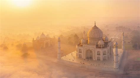 The Taj Mahal for Indias Republic Day (© Michele Falzone/plainpicture ...