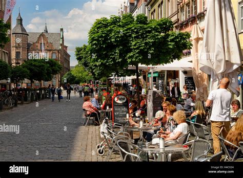 Dusseldorf old town hi-res stock photography and images - Alamy