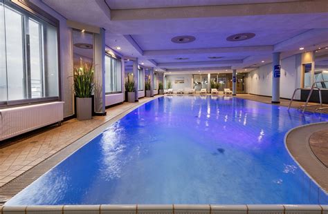 Maritim Hotel Frankfurt Pool: Pictures & Reviews - Tripadvisor