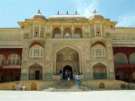 Asisbiz Rajasthan Jaipur Amber Fort compound architecture India Apr 2004 11