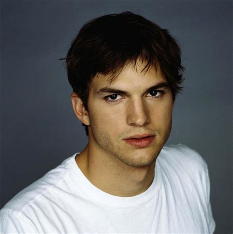 Ashton Kutcher replaces Charlie Sheen on Two and a Half Men | The Geek Generation