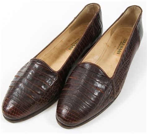 Lot Detail - WOMEN'S COLE HAAN BROWN LEATHER LOAFERS