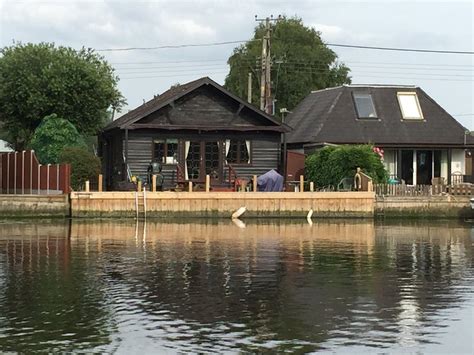 Riverside Holiday in Brundall - Norfolk Broads UPDATED 2022 ...