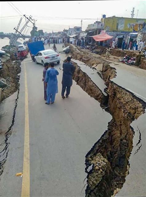 26 dead, over 300 injured as powerful earthquake jolts Pakistan; Mirpur ...