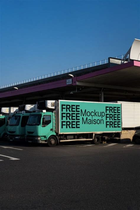 Free Truck Mockup - Free mockup